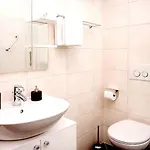 Grand Bedroom Aptm Palace Location