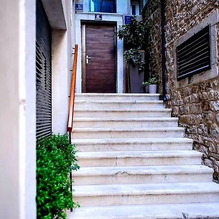 Grand Bedroom Aptm Palace Location Appartamento