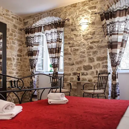 Grand Bedroom Aptm Palace Location *