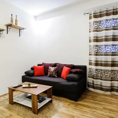 Grand Bedroom Aptm Palace Location Appartamento